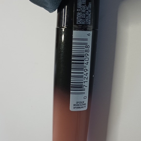 L'Oreal Brilliant Signature Shiny Lip Stain Lipstick, 301 Be Determined - Picture 6 of 8